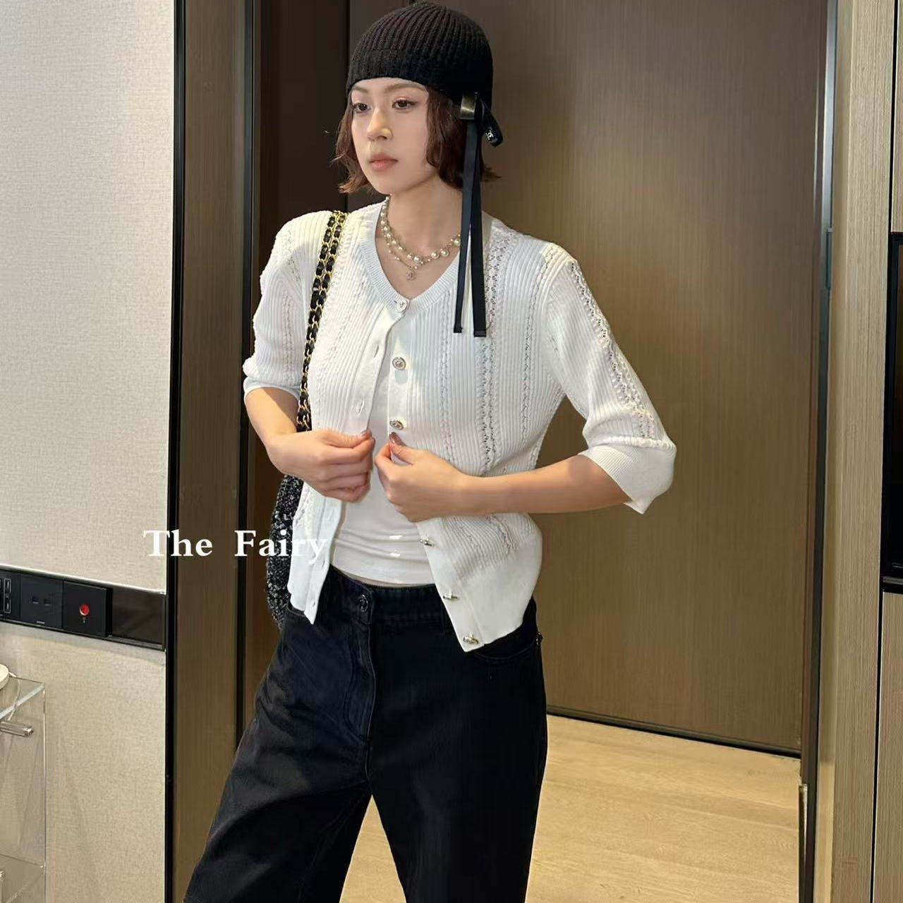 好漂亮好漂亮极简风V领针织开衫女短外套钮扣装饰冬季新款毛衣潮