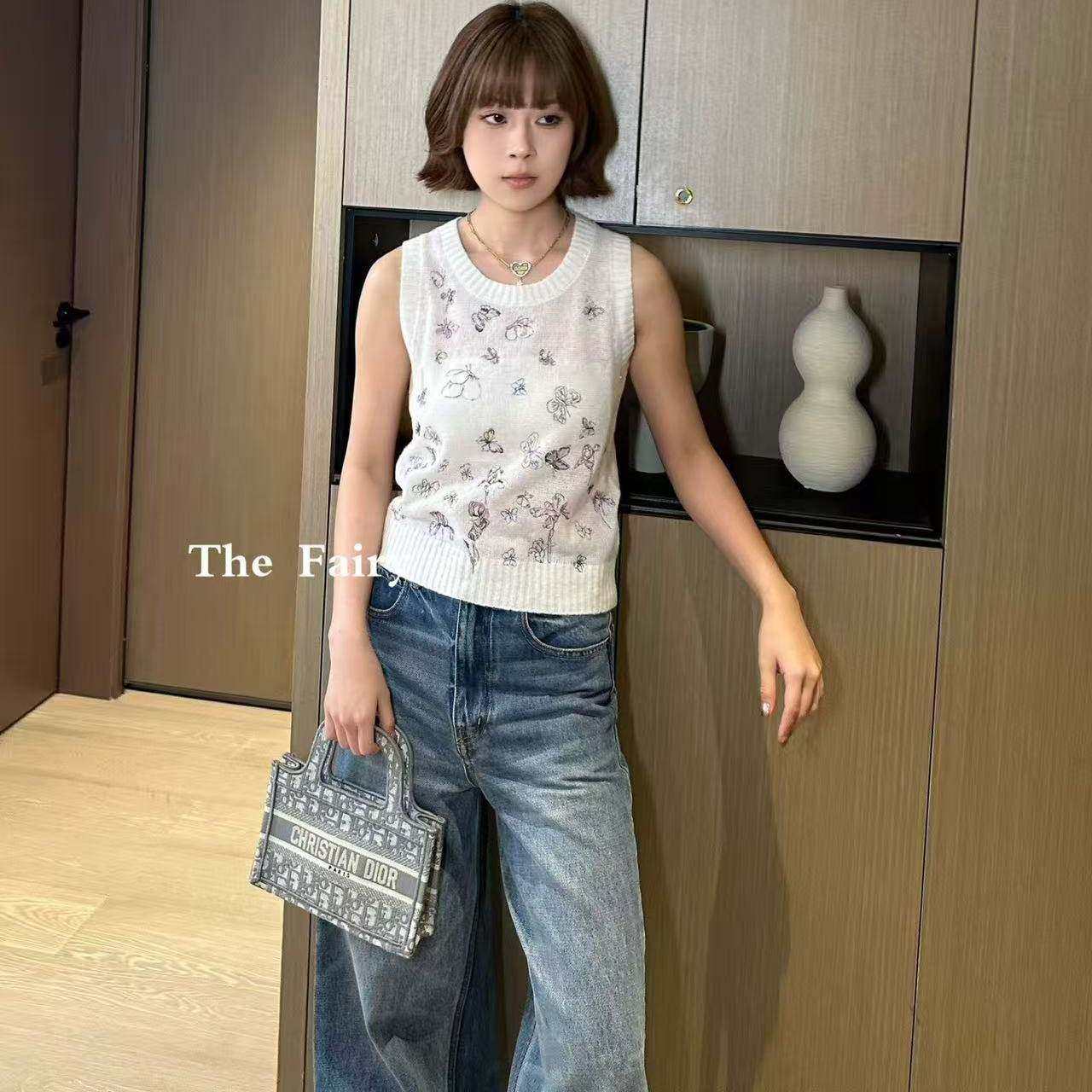 好漂亮立体蝴蝶羊毛针织背心女2025年冬季新款打底短上衣时尚热销