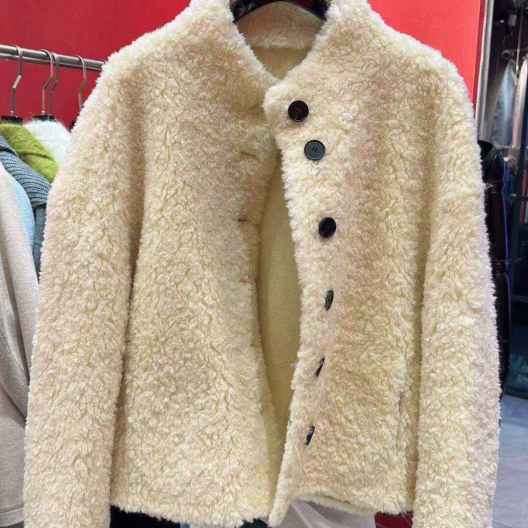 好漂亮鹿皮绒羊毛内里翻领外套女2025年冬季新款短上衣宽松时尚潮