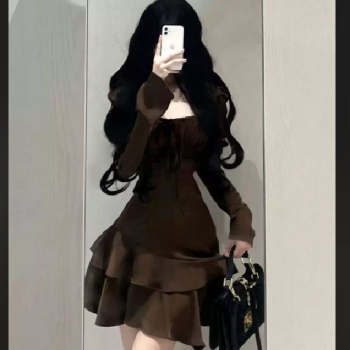 法式初恋气质连衣裙女秋冬miu系穿搭高级感御姐风修身荷叶边裙子