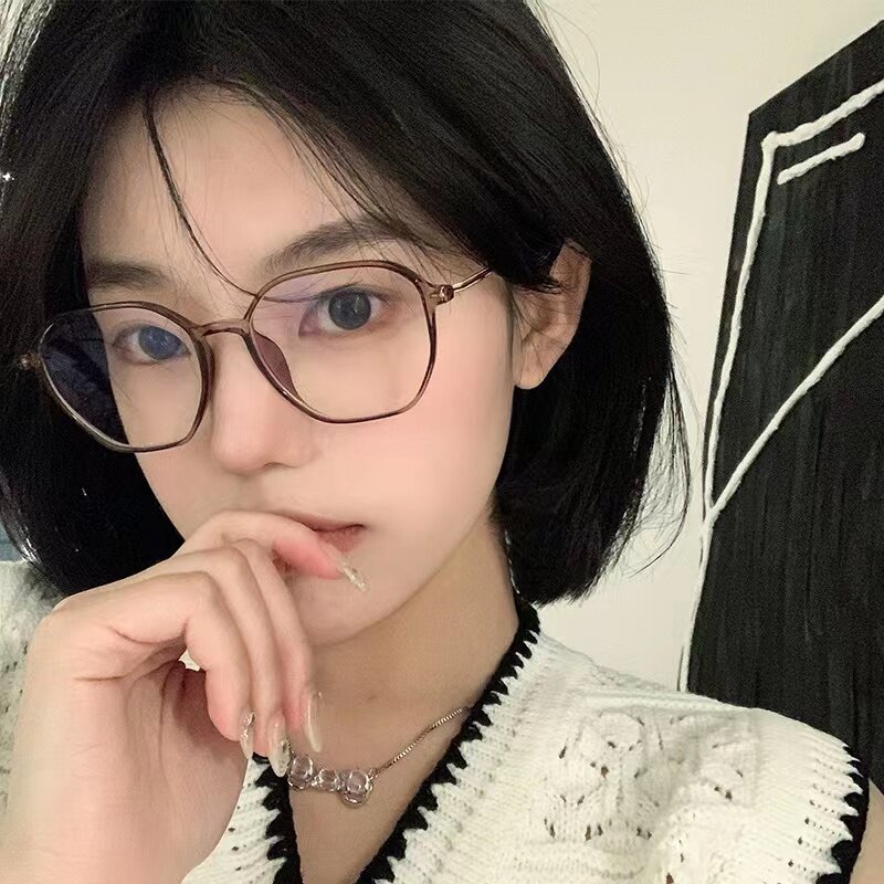超轻老花镜时尚显年轻女圆脸大脸显瘦素颜神器冷茶色老人老光眼镜
