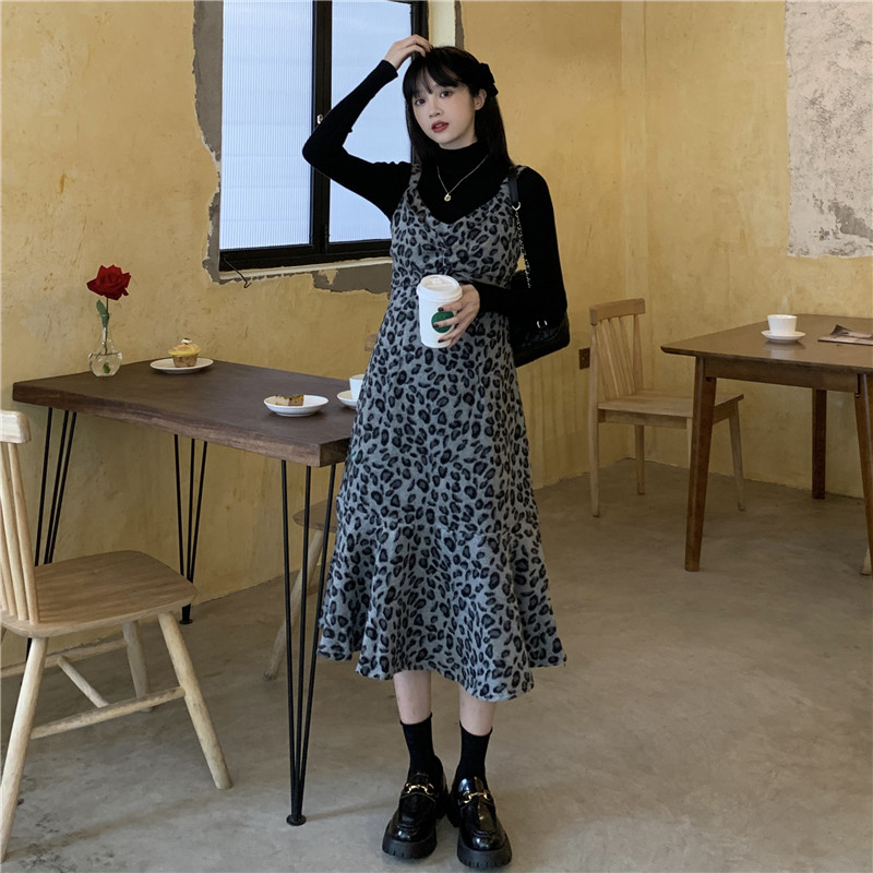 Real price autumn and winter leopard V-neck pleated suspender fishtail dress + solid color half high collar bottoming shirt