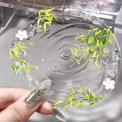 水波纹亚克力吧唧托谷美徽章收纳