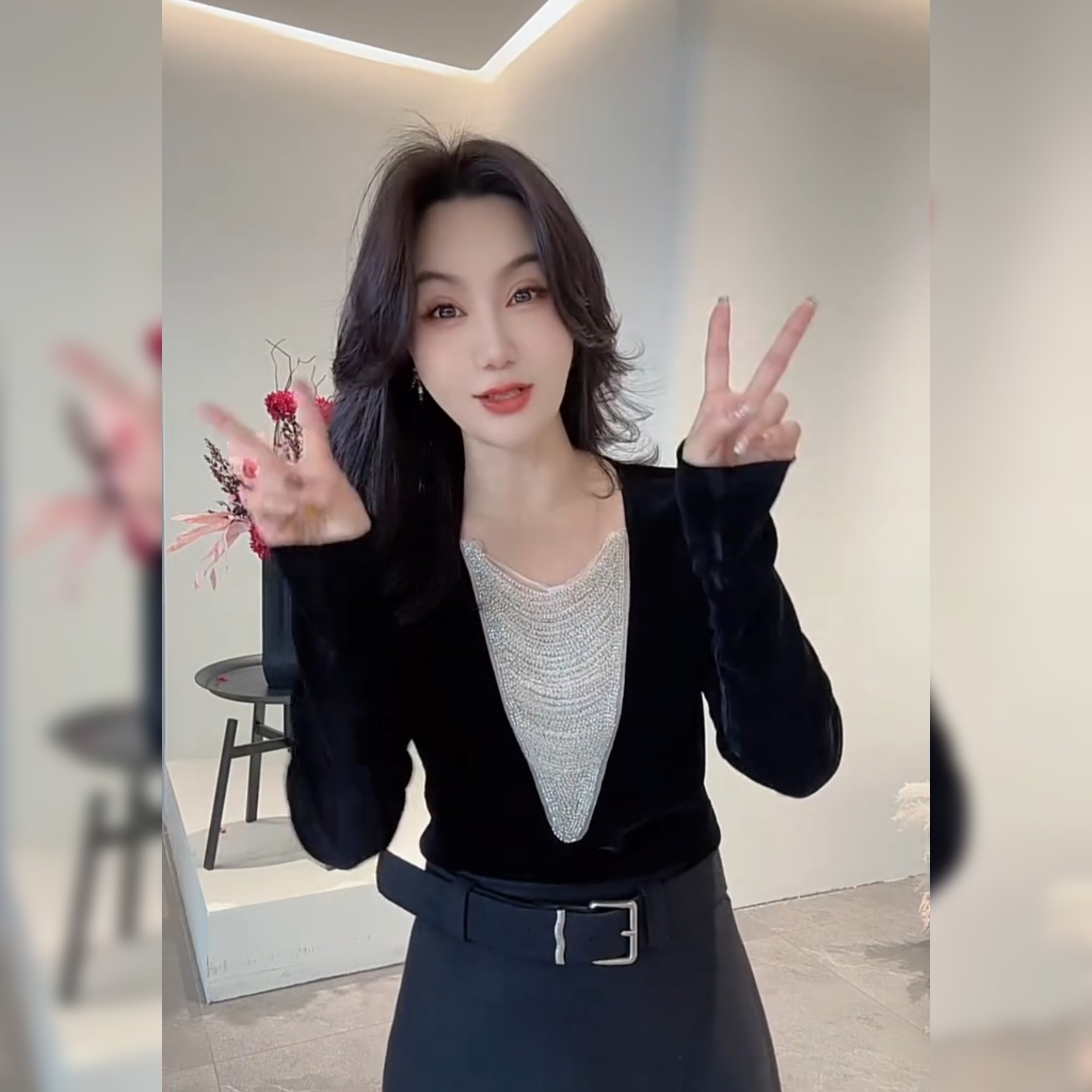 时髦V领长袖丝绒T恤衫女重工串珠设计显气质瘦百搭上衣打底衫小衫,女装/女士精品,T恤,淘宝优惠券,粉丝福利购,淘宝优惠卷