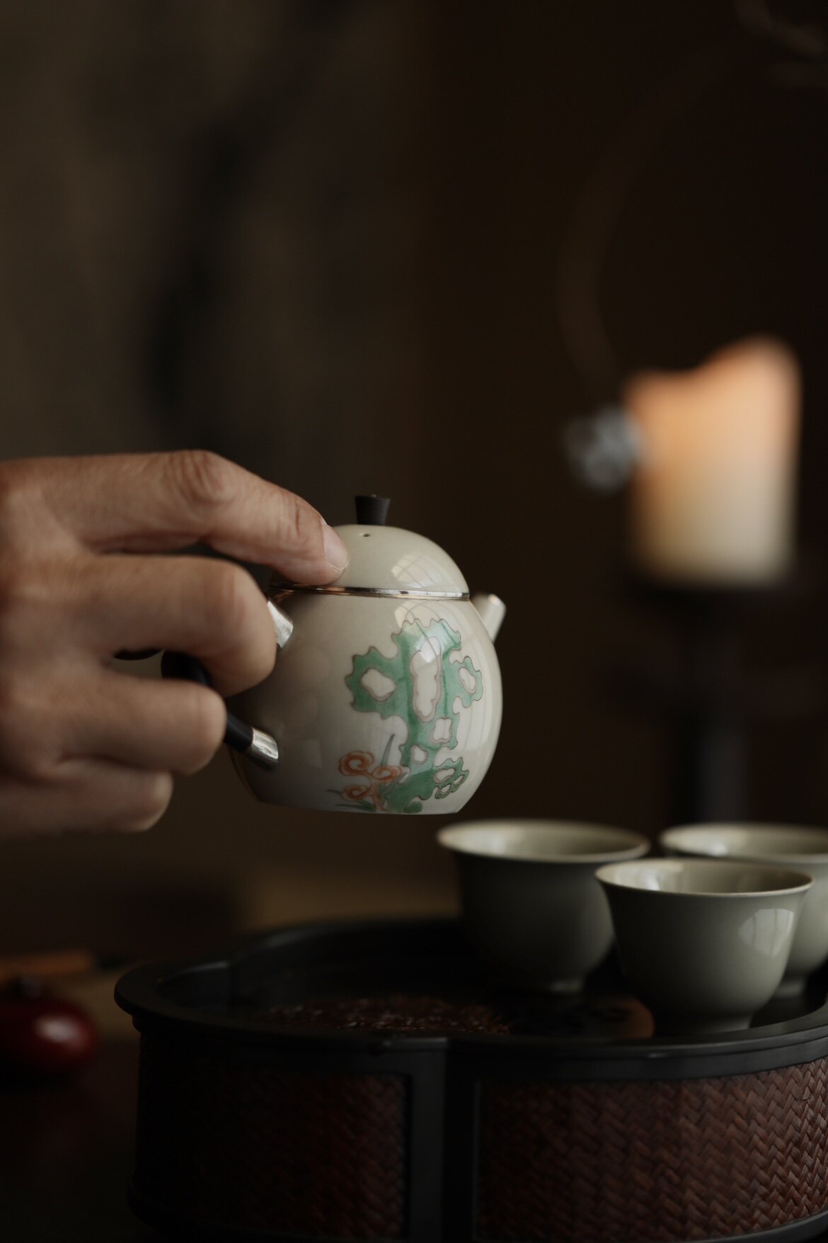 弥云斋入云限量版茶壶 粉彩湖石云壶釉上彩复古中式锔银檀木茶壶