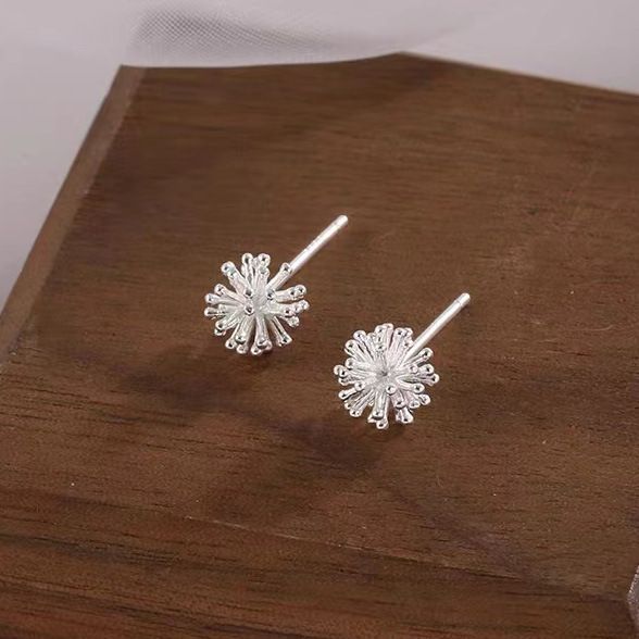 s999纯银蒲公英耳钉女2025年新款小众设计养耳洞耳环睡觉免摘耳饰