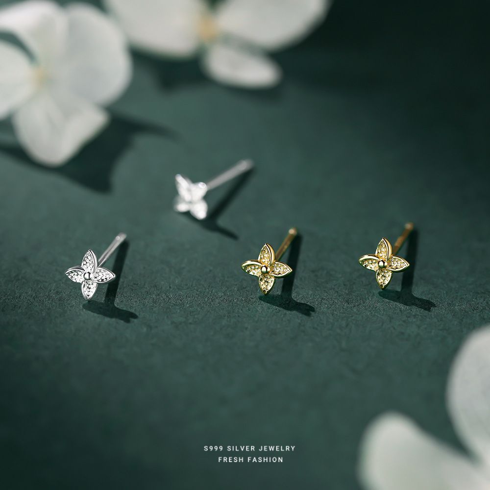 日韩森系小清新四叶草耳钉女s999纯银轻奢百搭简约足银花朵耳饰