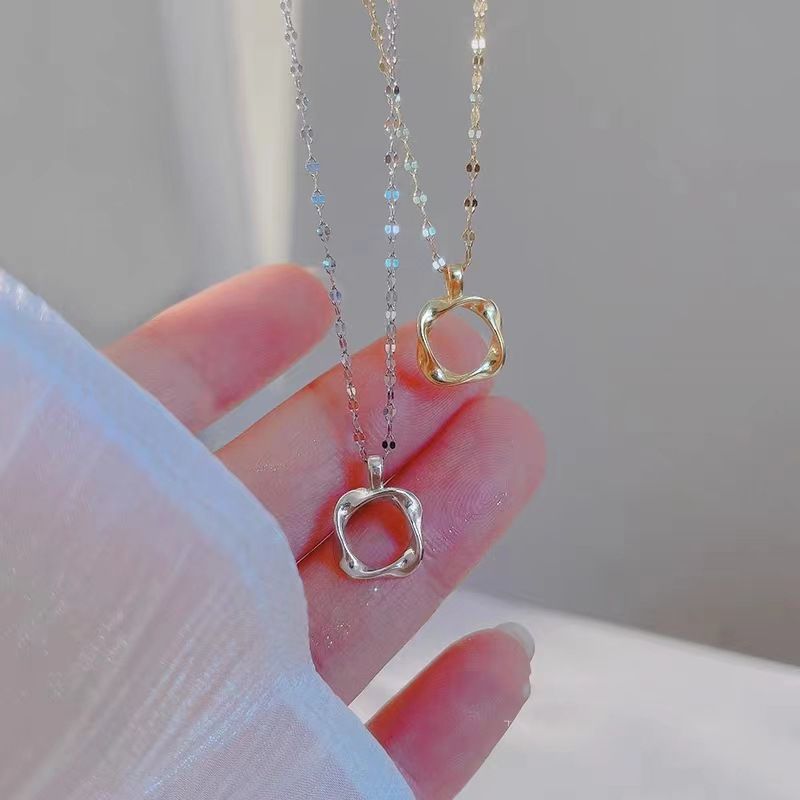 s925纯银方形莫比乌斯环项链女轻奢素圈嘴唇链吊坠百搭时尚锁骨链