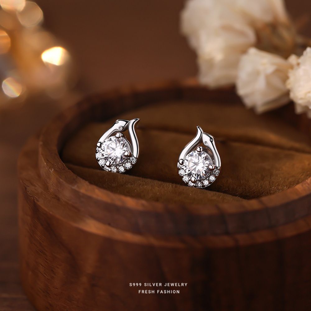 轻奢高级感灵蛇锆石耳钉女s999纯银简约百搭小蛇足银耳饰本命年