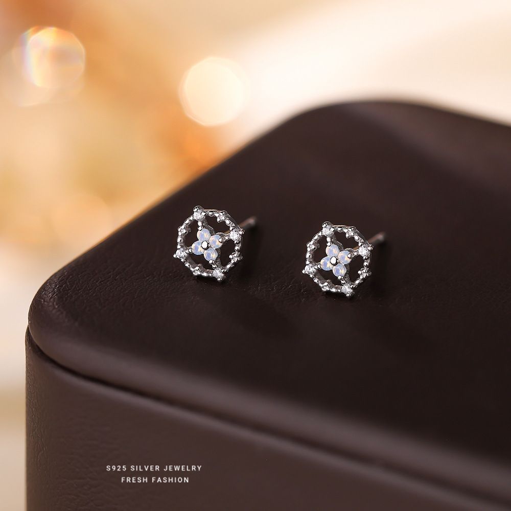 S925纯银十字圆圈小耳钉女小众设计感迷你欧泊四叶草耳骨钉养耳洞