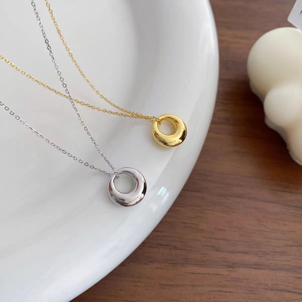 S925纯银几何圆圈项链女ins简约锁骨链轻奢小众设计感2023年新款