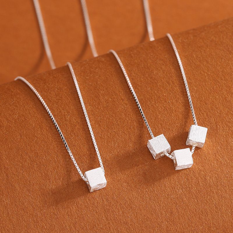 999足银小方糖项链女简单小众高级感拉丝几何方块锁骨链饰品