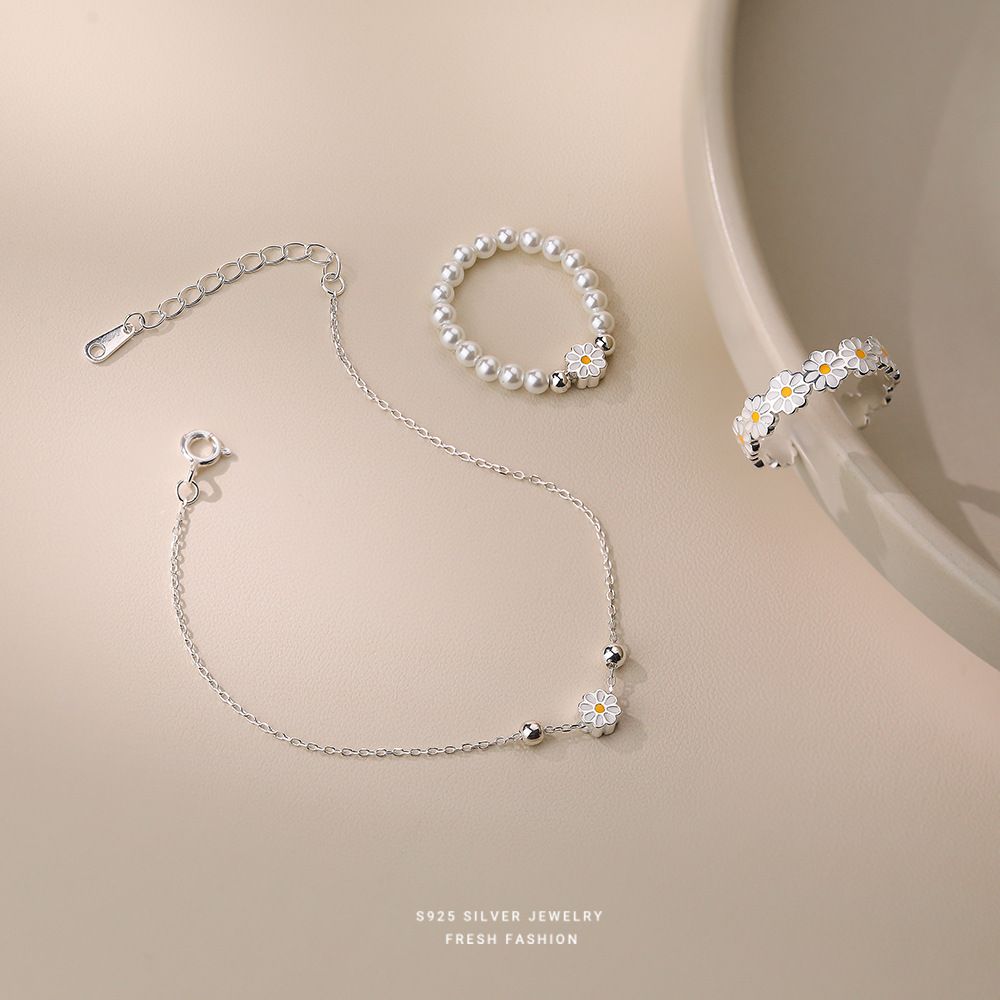 s925纯银小雏菊手链女简约森系百搭指环设计感白色滴胶花朵戒指