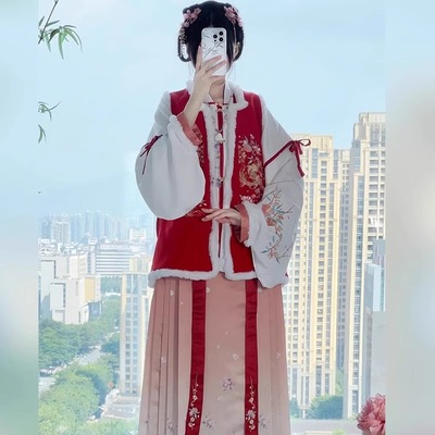 出租明制汉服绣花交领短袄马面裙