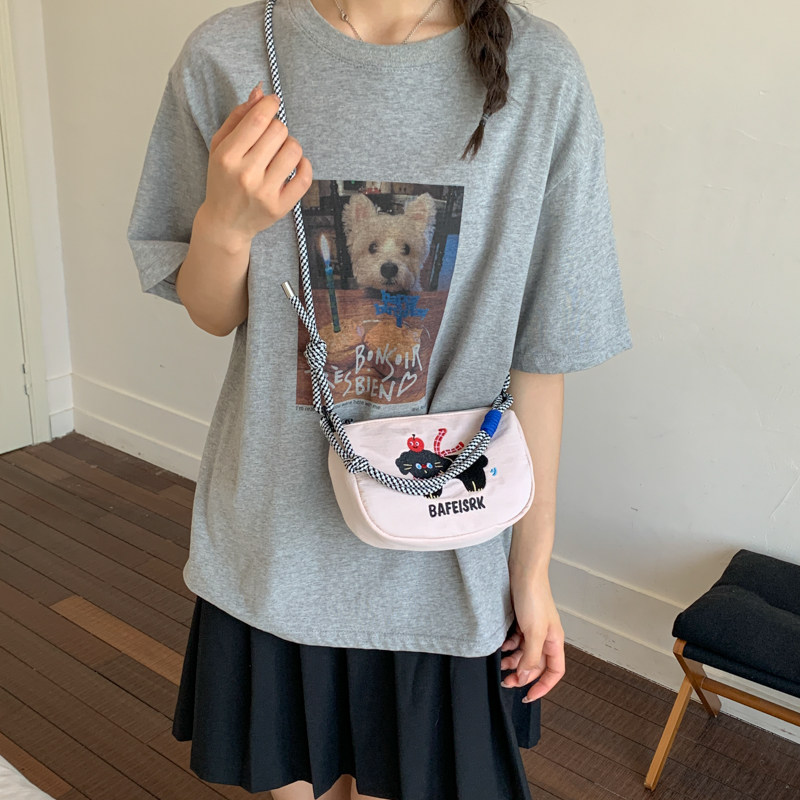 卡通小狗帆布包包女2026新款潮流刺绣轻便单肩斜挎包少女风休闲包