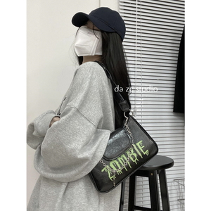 包包女2022新款夏季辣妹小众设计单肩斜挎包大容量手提黑色腋下包