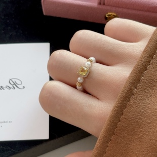 韩系黄色方形锆石仿珍珠戒指弹力绳高级感小众气质百搭指环配饰