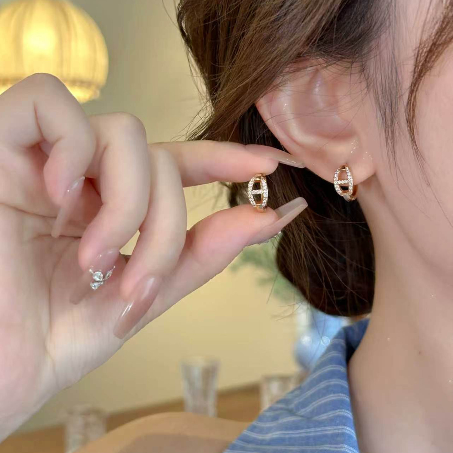 超闪满圈锆石耳钉女清冷感韩系轻奢小众设计几何耳扣小香风耳饰品