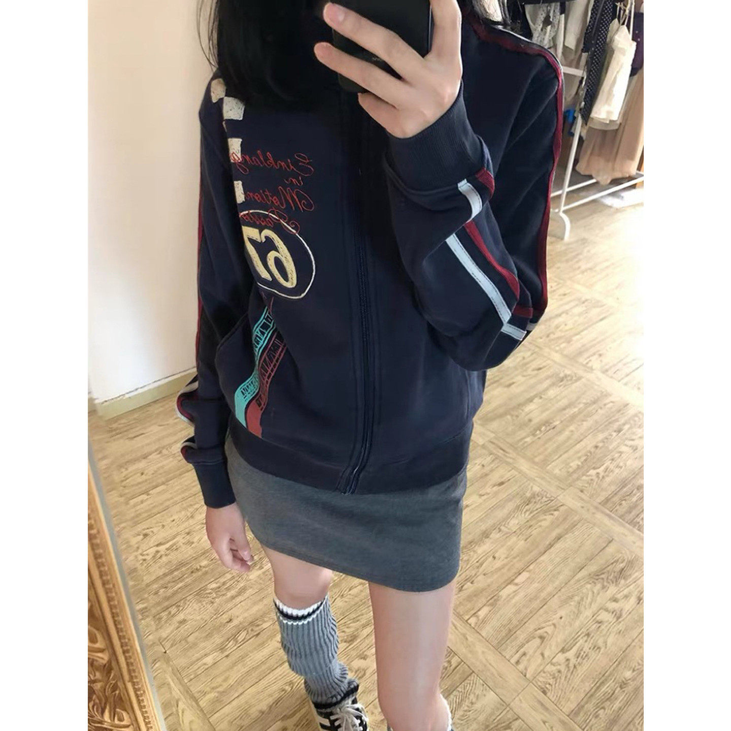 字母印花立领卫衣女短款