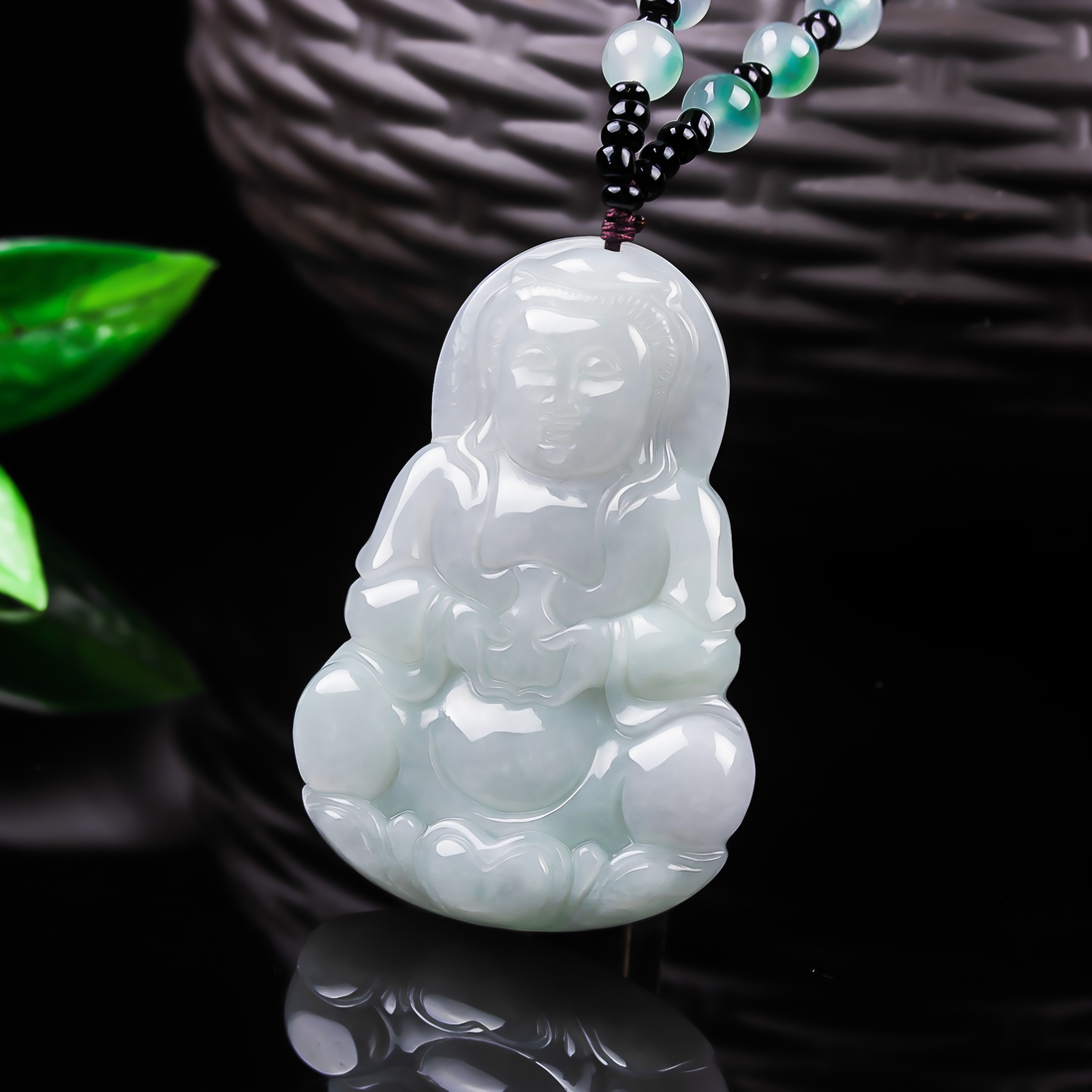 缅甸翡翠冰糯种观音吊坠女款浅绿正装观音玉坠玉石挂件附证书