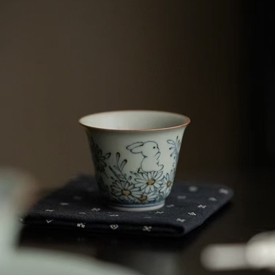 寒舍亚青釉茶杯复古青花品茗杯家用功夫茶具陶瓷小茶杯可爱野菊兔