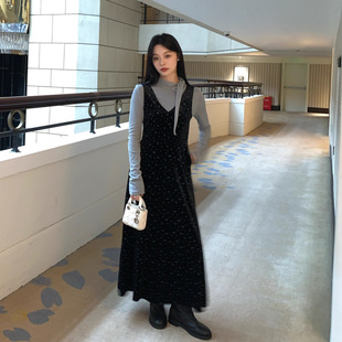 丝绒连衣裙女连衣裙 古碎花收腰气质V领无袖 NEW OPEN