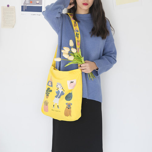元气女孩印花款单肩斜挎帆布大包