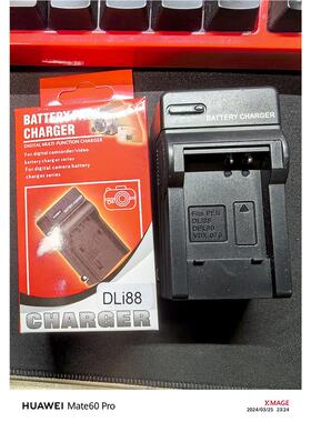 适用于Sanyo三洋DB-L80 L80 CG10 20 DLI88 摄像机电池板座充电器