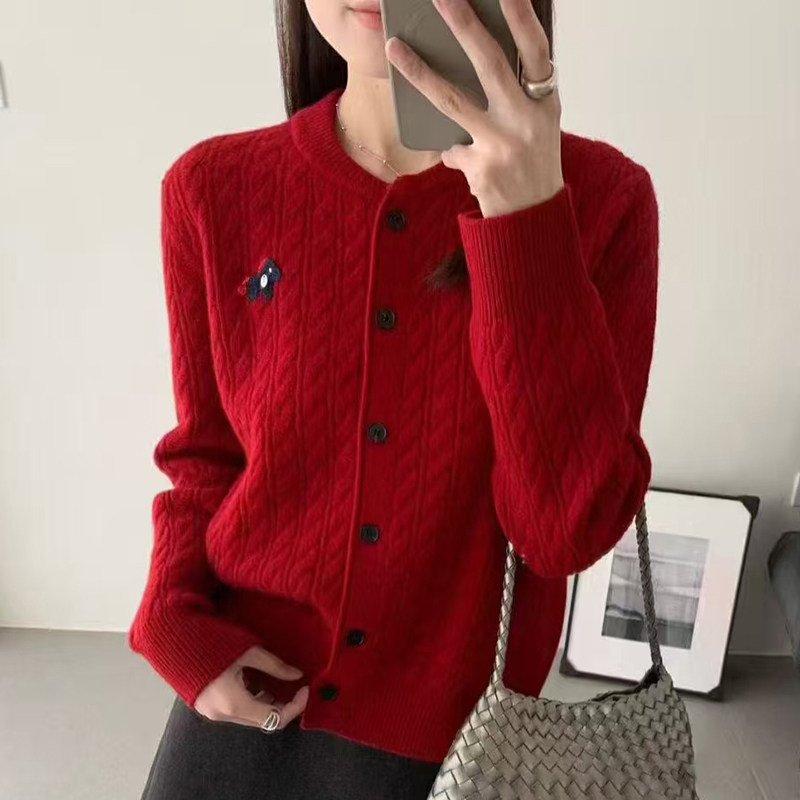 本命年圆领麻花小马刺绣100%纯羊毛针织开衫女士宽松红色毛衣外套
