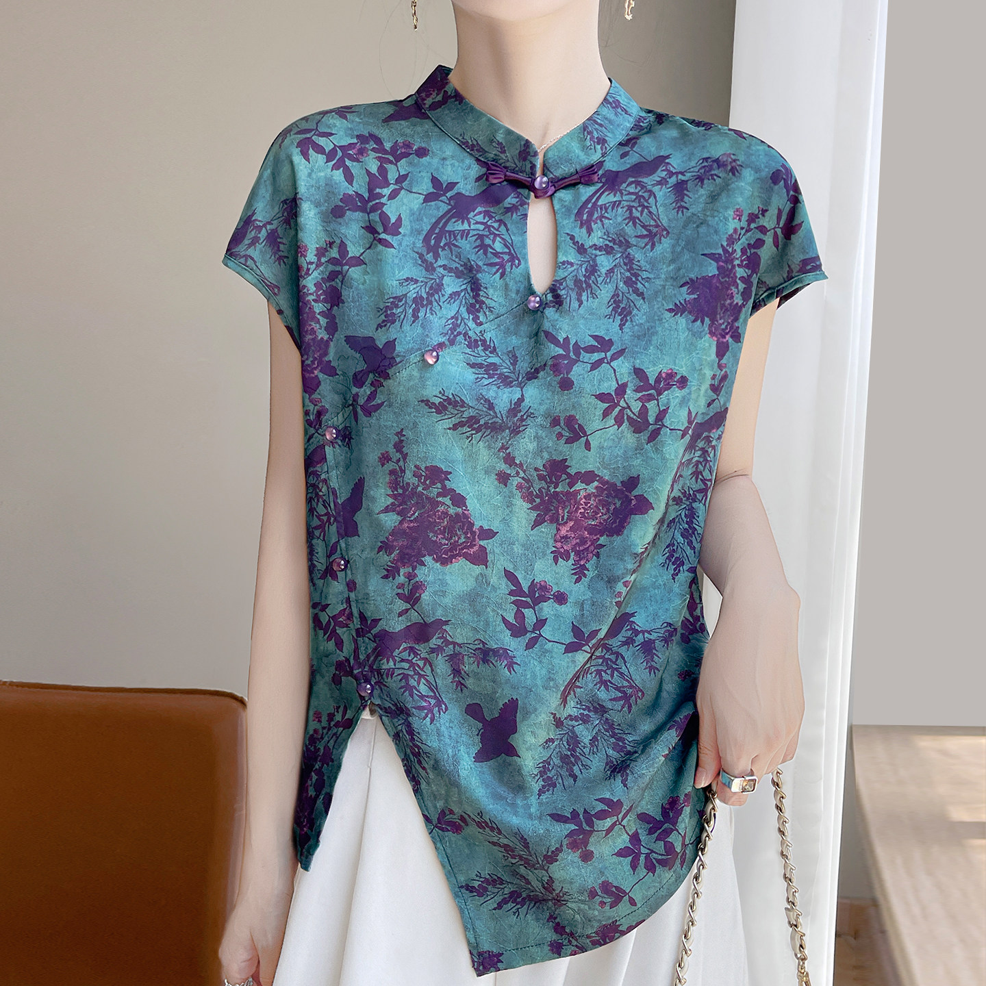 2025新中式复古国风夏季新款立领提花盘扣短袖缎面薄款拼色上衣女