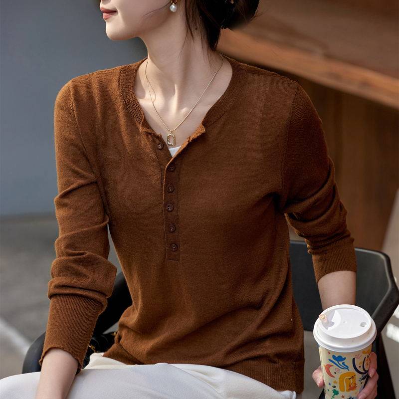 薄款精纺羊毛针织打底衫女2024春季新款圆领宽松长袖套头毛衣内搭