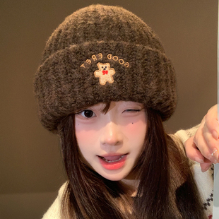 可爱咖色小熊刺绣毛线针织帽子女冬季 保暖显脸小冷帽防寒包头帽潮