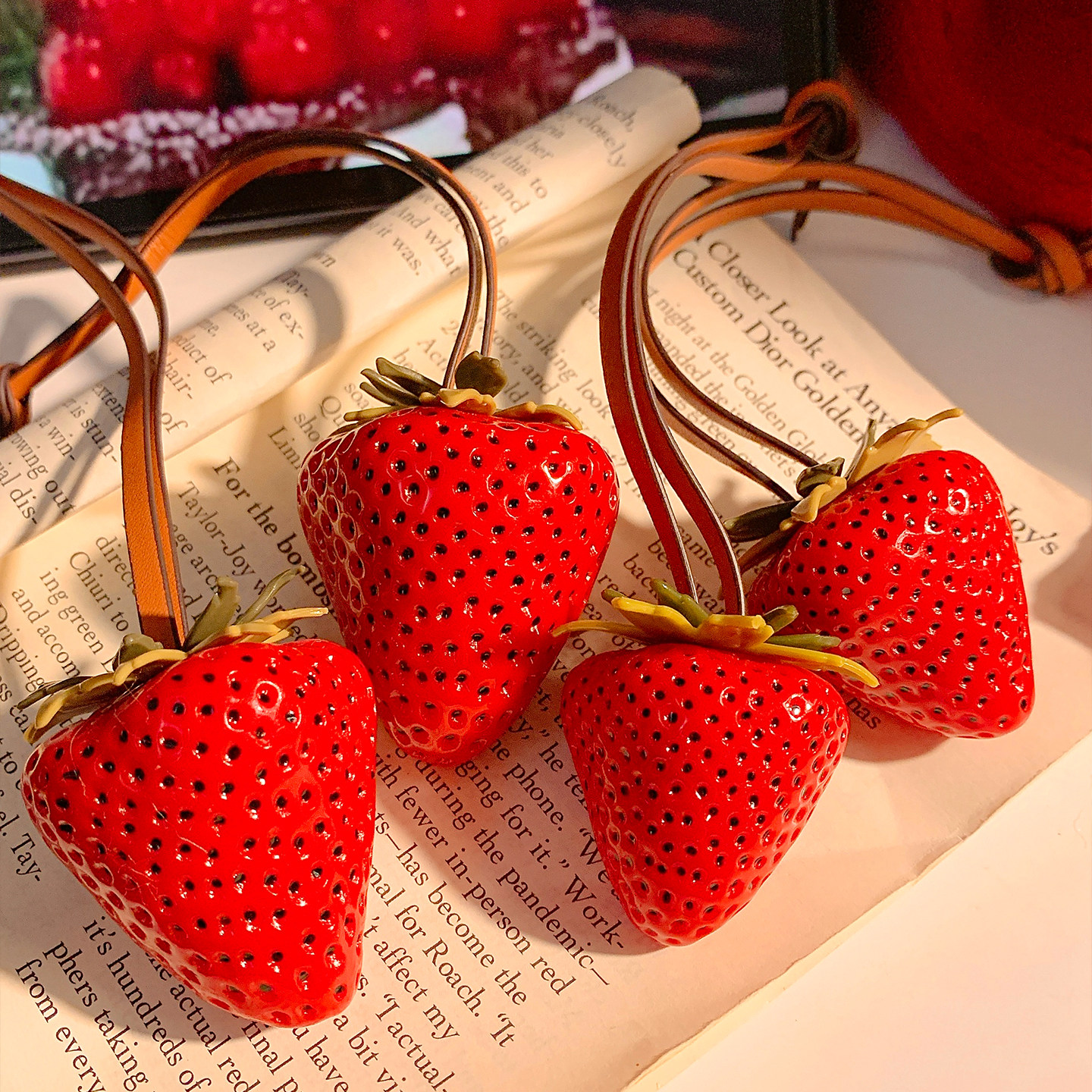 2025新款创意仿真草莓包包挂件可爱车载立体装饰钥匙扣挂饰小礼物,服饰配件/皮带/帽子/围巾,包挂件,淘宝优惠券,粉丝福利购,淘宝优惠卷