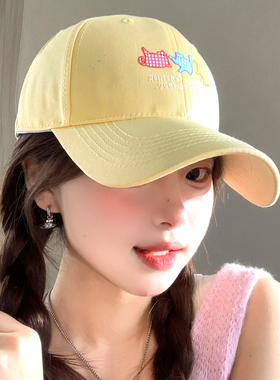 可爱刺绣黄色硬顶棒球帽女夏大头围显脸小宽帽檐遮阳防晒鸭舌帽子