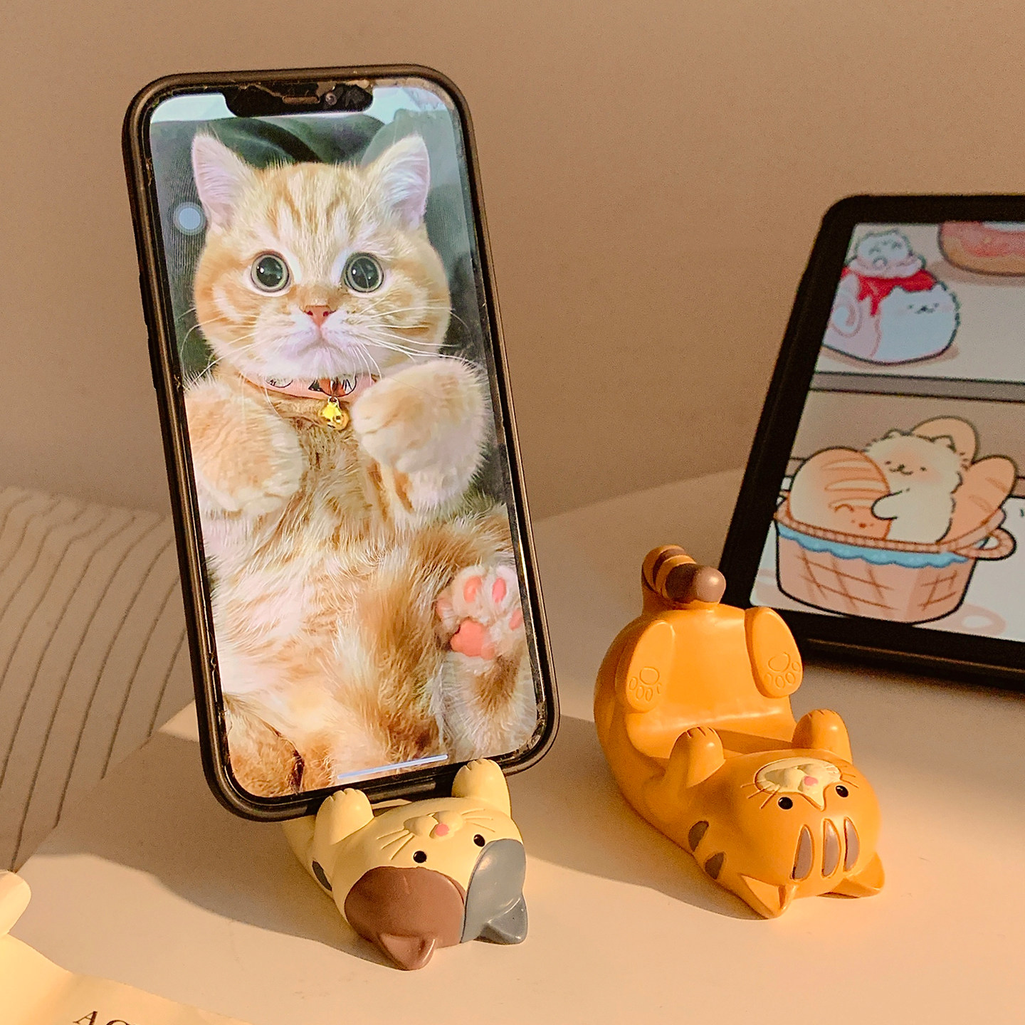 可爱仰卧猫咪树脂手机支架桌面治愈系摆件平板支撑架追剧神器学生