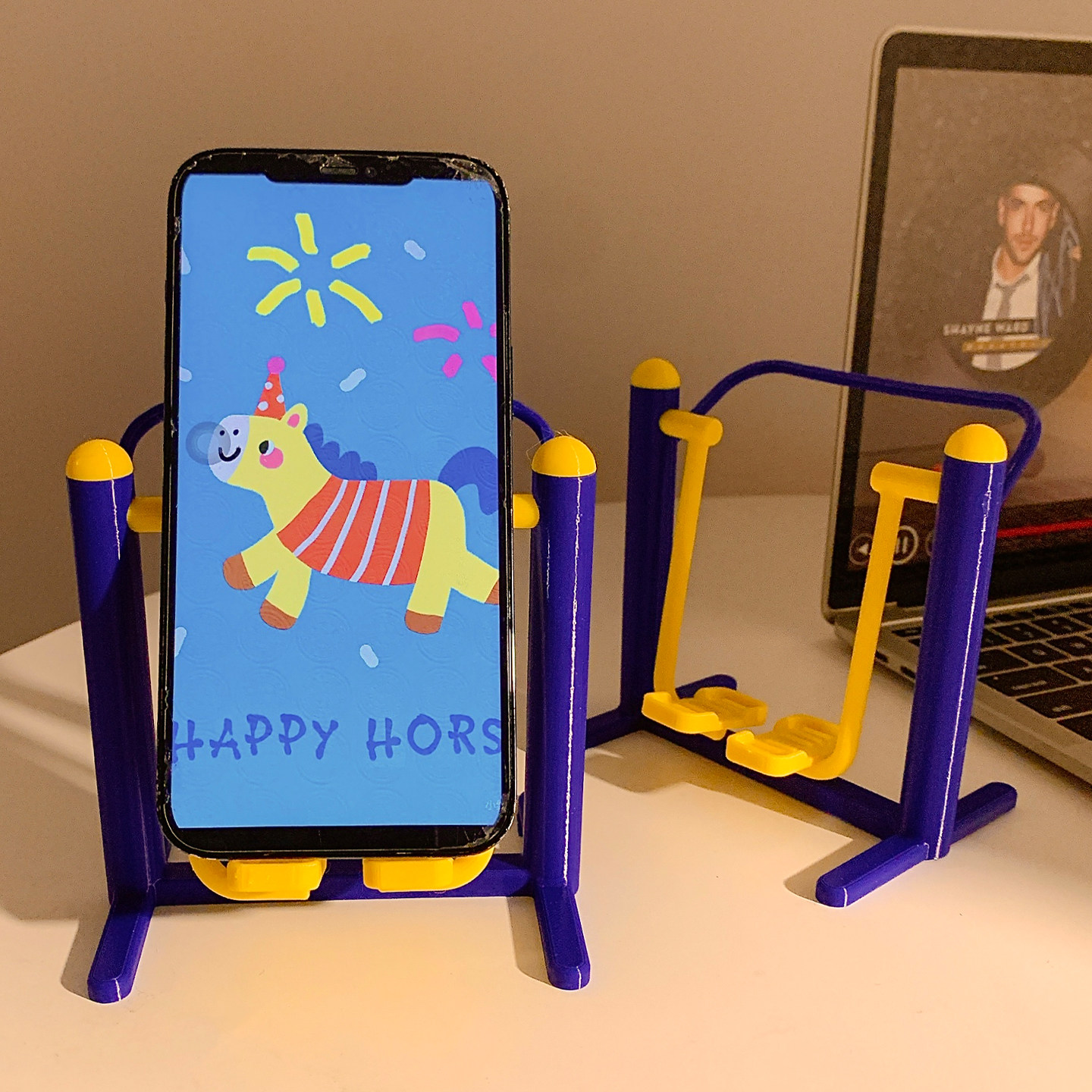 创意健身器材手机支架办公室桌面摆件女学生懒人追剧神器2026新款