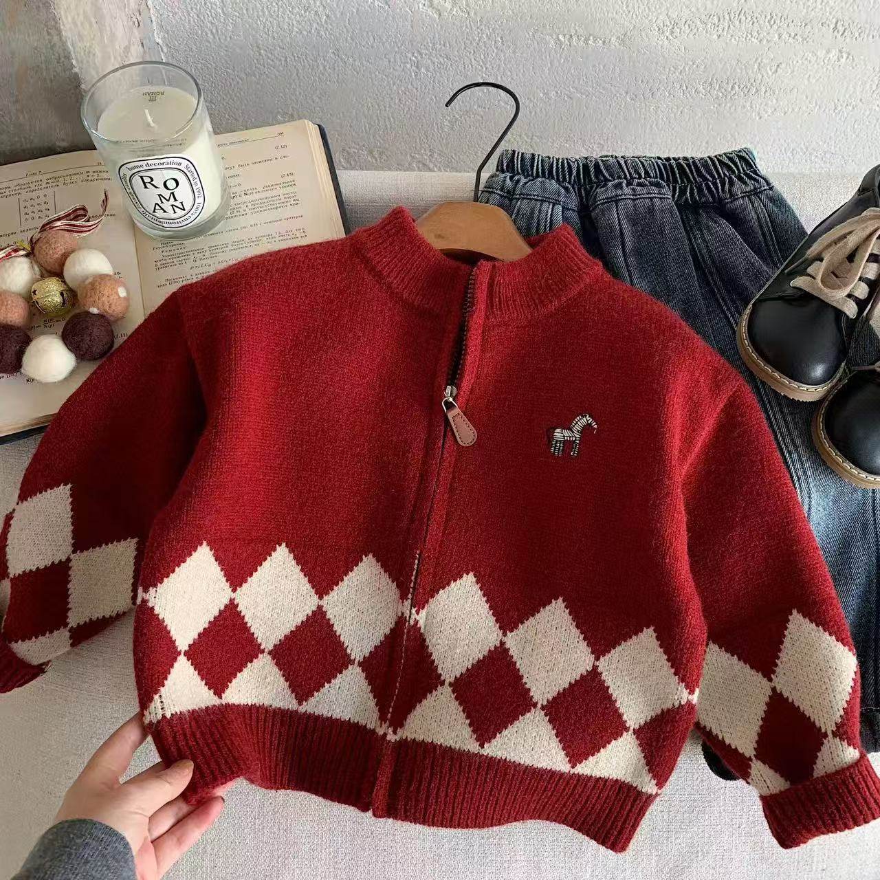 儿童针织开衫毛衣2025男女童冬款加厚外套中小童红色新年拉链上衣