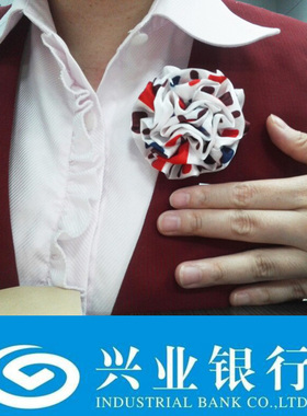 玫瑰柜台银行丝巾配饰胸花