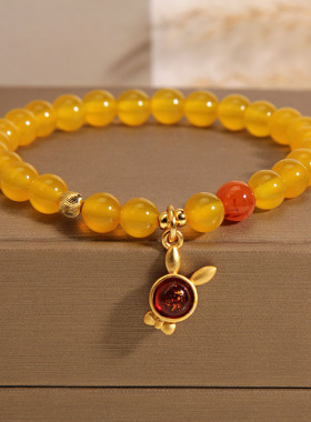 黄玛瑙水晶手链女兔子吊坠手串