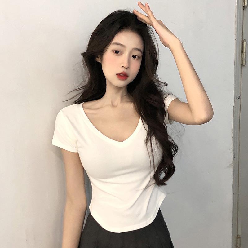 2025初夏穿搭新款正肩V领短袖t恤女独特漂亮超好看小衫短款上衣