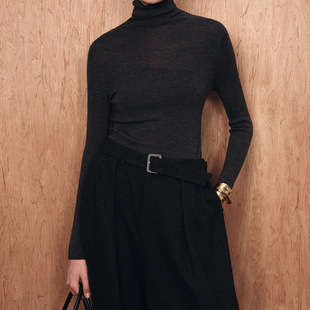 [本初]可机洗无缝一体精纺羊毛衫纯色经典高领打底衫修身显瘦内搭