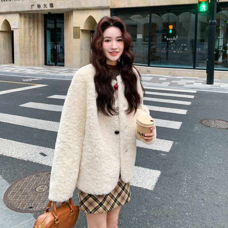 米杏色软糯羊羔毛外套女冬新款韩系加厚加绒小个子棉服皮毛一体