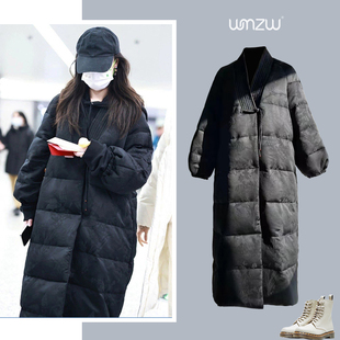 倪妮同款黑色国风新中式羽绒服女冬季V领提花盘扣中长款宽松外套