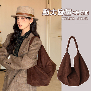 小众复古麂皮绒单肩包大容量纯色托特包秋冬咖啡色腋下包通勤百搭