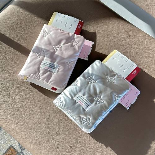 出国证件收纳包ins风蝴蝶波点夹棉护照旅行护照夹保护套韩系少女