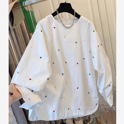 爱心刺绣娃娃衫女圆领宽松上衣