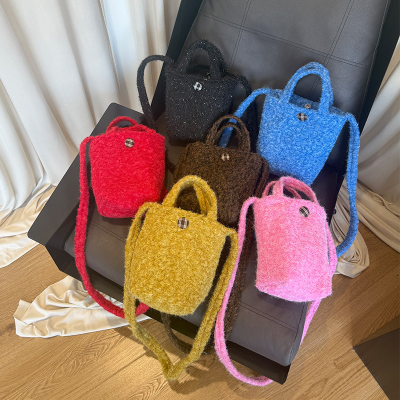 冬季新品民族风毛绒系列手提斜挎便携式遛弯实用小包包,箱包皮具/热销女包/男包,时尚帆布包,淘宝优惠券,粉丝福利购,淘宝优惠卷