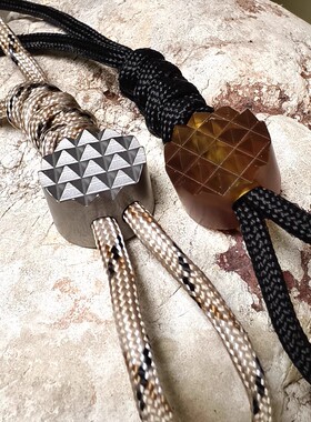 金字塔 PEI刀坠钛合金挂绳珠子双面创意小众设计师进口ULTEM树脂