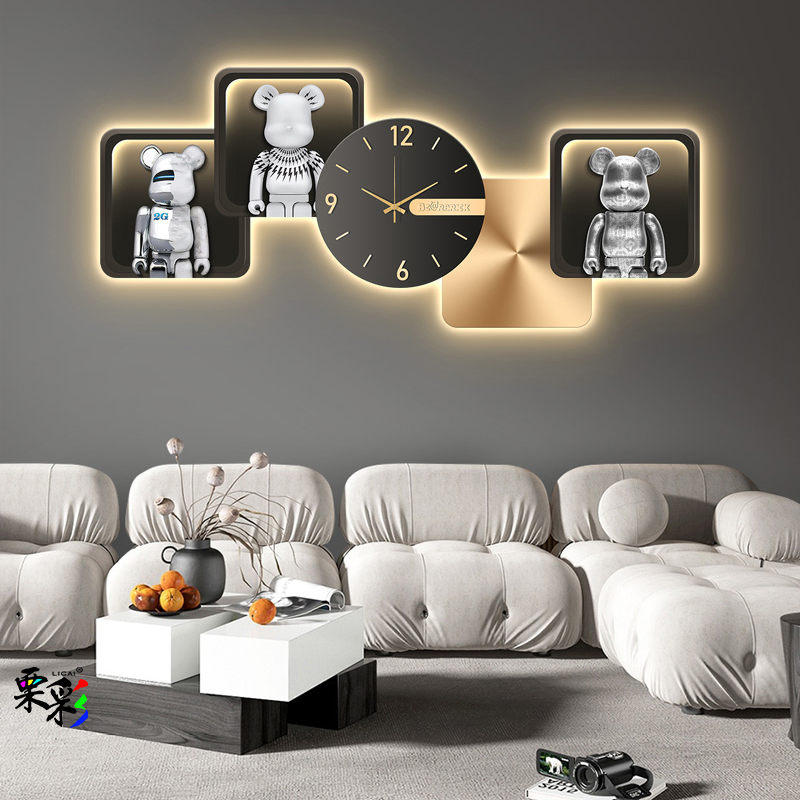 现代简约暴力熊客厅沙发背景墙画挂钟高级感钟表网红创意时钟壁灯