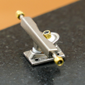 翻team正品 专业手指滑板升级配件双空通用方砖桥架双轴滑板桥架